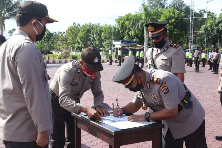 Kapolres Polres Kupang pimpin sertijab Kasat Reskrim dan Tiga Kapolsek