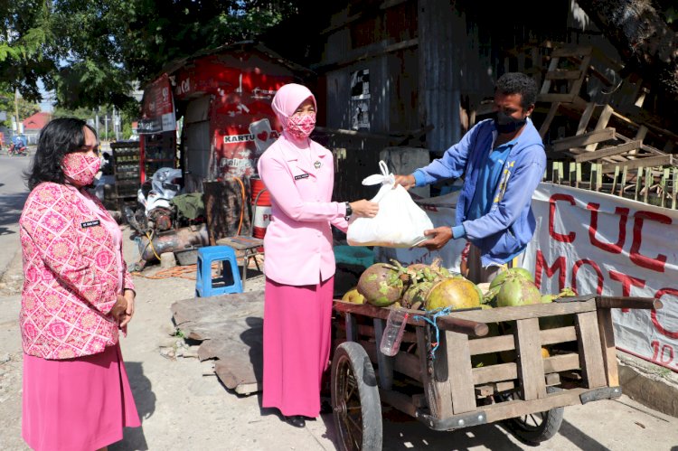 HUT YKB ke-40, Bhayangkari Daerah NTT Gelar Baksos Peduli Covid 19