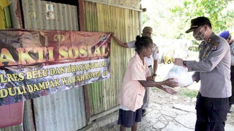 Polisi Kita  Peduli Sesama, Polres Belu dan Jajaran Gelar Baksos Serentak Ringankan Beban Warga Terdampak Covid-19