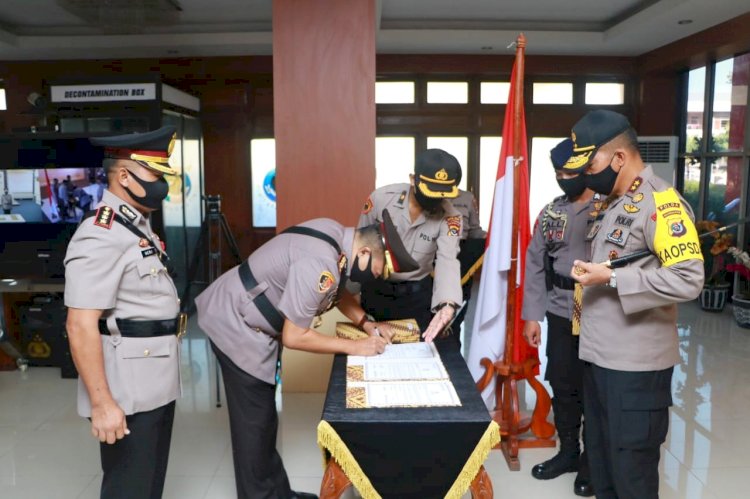 Kapolda NTT Pimpin Upacara Sertijab Sejumlah Pejabat Utama dan Kapolres Jajaran Polda NTT