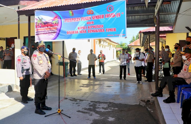 Pelepasan Empat Pasien Sembuh Covid-19 di RSB Drs. Titus Uly, Kapolda NTT : Pada Hari Ini Untuk Klaster Sukabumi yang Ada di NTT dinyatakan Nol