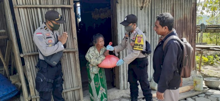 Turun ke Dua Kecamatan, Polsek Lamaknen Salurkan Beras Bantuan Polri untuk Masyarakat Kurang Mampu