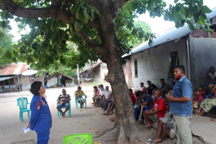 Ditpolair Polda NTT Gelar Sosialisasi Giat 6 Quick Wins dengan Masyarakat Pesisir Tablolong