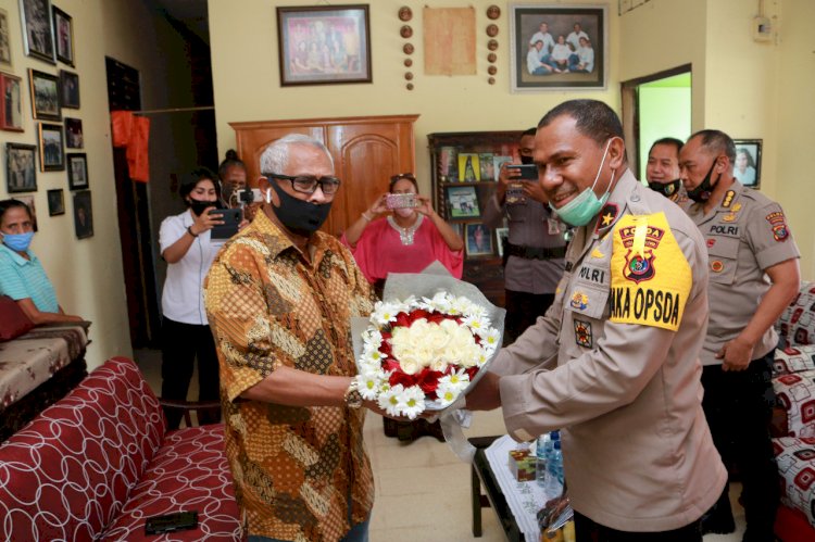 Jelang HUT Bhayangakara Ke-74, Wakapolda NTT Kunjungi Irjen Pol. (Purn) Drs. Y. Jacki Uly