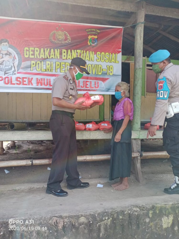 Tiga Desa di Kecamatan Wula Waijelu Dapat Bansos Polri