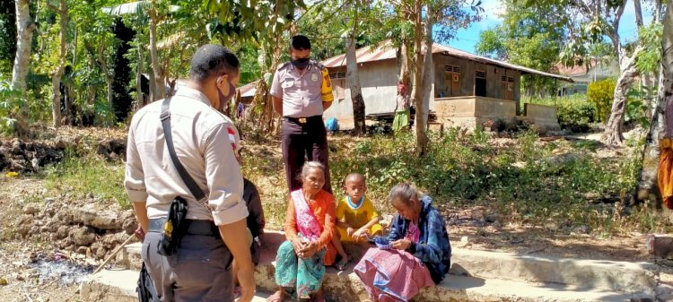 Patroli Dialogis, Polsek Lasiolat Terus Serukan Protokol Kesehatan kepada Masyarakat