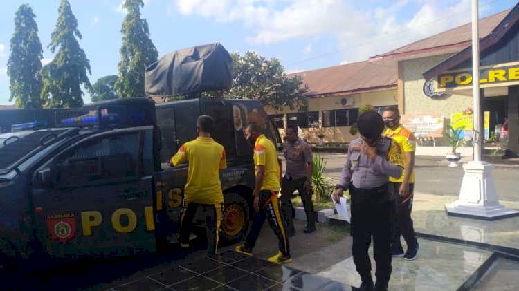 Wakapolres Sikka Pimpin Pengecekan Kendaraan Dinas Operasional Satsamapta Polres Sikka