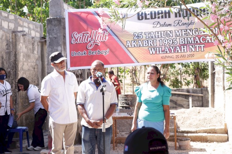 Alumni AKABRI Angkatan 1995 Bimacakti Wilayah NTT Bedah Rumah Seorang Purnawirawan TNI