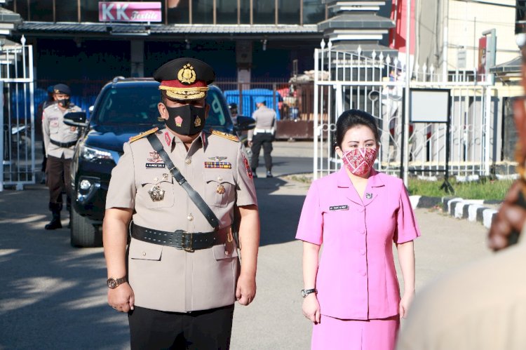 Tiba di Mapolda NTT, Wakapolda NTT Disambut Secara Adat Natoni