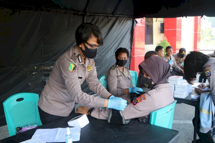 Dalam Rangka Hari Polwan ke-72, Polwan Polda NTT Gelar Donor Darah