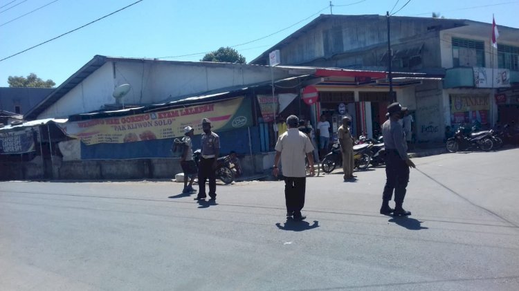 Lakukan Giat Operasi Gabungan, Anggota Polsek Reo Imbau Pengendara Patuhi Protokol Kesehatan