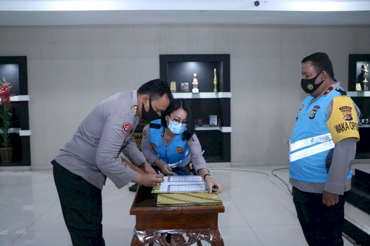 Polda NTT Gelar Penandatanganan Pakta Integritas dan Pengambilan Sumpah Program Pendidikan Sespimti Dikreg ke-30, Lemhanas dan PKN TK I LAN RI T.A. 2021