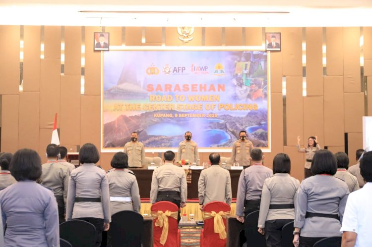 Polri melalui Divhubinter Gelar Sarasehan Bersama Polwan Polda NTT Dengan Tema 