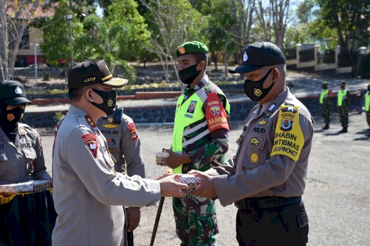 Kapolda NTT Pimpin Apel Kesadaran Memakai Masker di Polres TTU