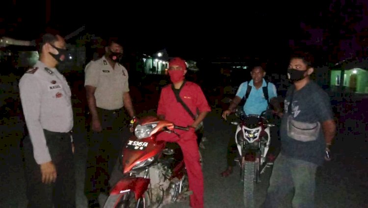 Patroli Malam, Polsek Mamboro Berikan Himbauan Kamtibmas Kepada Warga