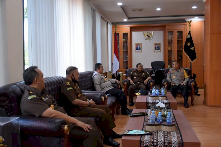 Perkuat Sinergitas, Kapolda NTT Menerima Kunjungan Silaturahmi dari Kajati NTT