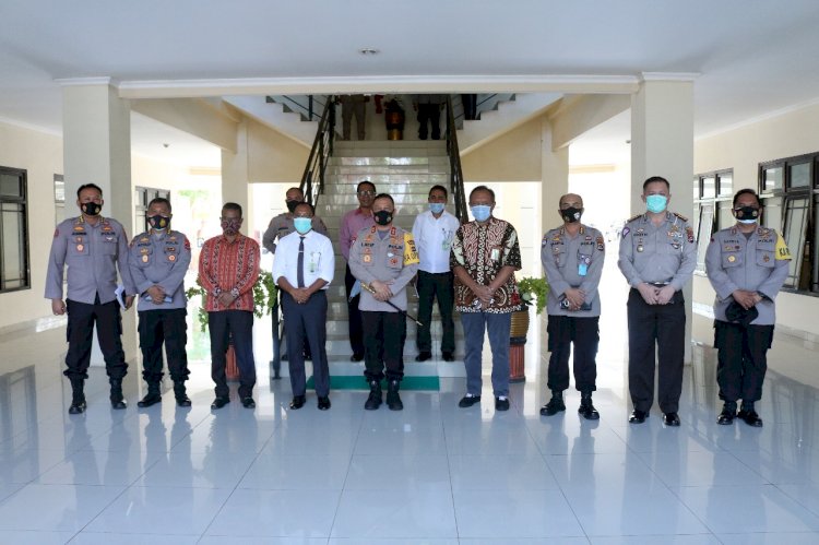 Jalin Kerja Sama Dalam Menjaga Kamtibmas, Kapolda NTT Silaturahmi Dengan Rektor Undana Kupang