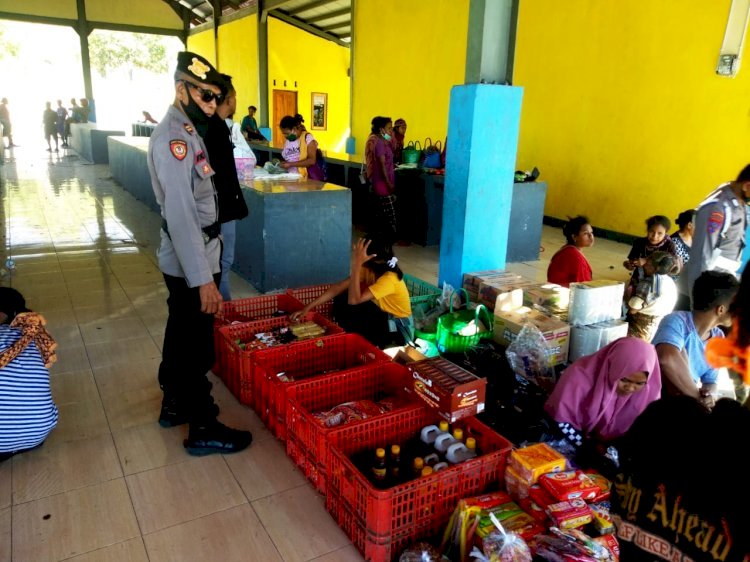 Polsek Alor Timur Laksanakan Patroli Pasar dan Terapkan Protokol Kesehatan