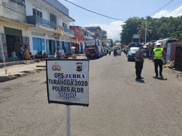 Jajaran Satlantas Polres Alor Laksanakan Operasi Zebra Turangga 2020