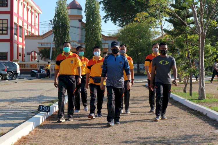 Jaga Imun Tubuh, Kapolda NTT Olahraga Bersama Personil Polda NTT