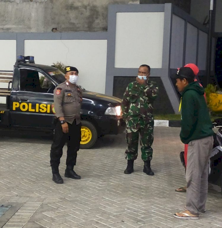 Mencegah Gangguan Kamtibmas Personil Polsek Alok Dan Koramil O1 Alok Laksanakan Giat Patroli Malam