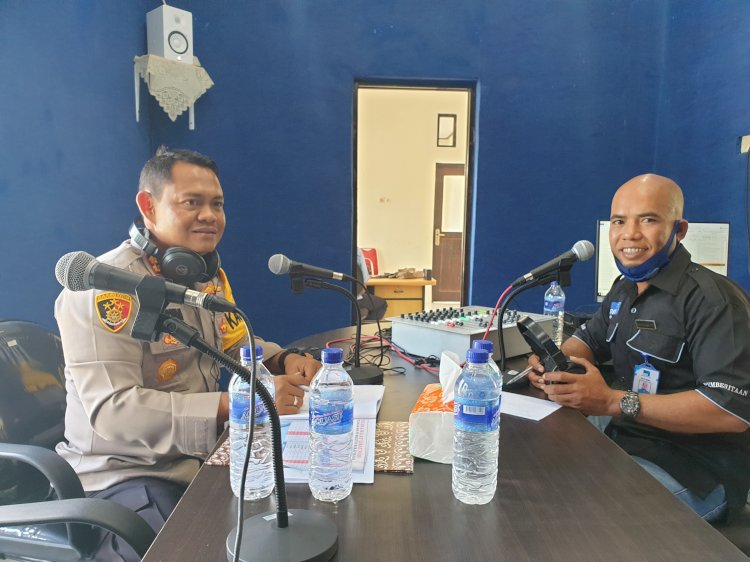 Dialog Publik Kapolres Sumba Barat di RRI Sumba Terkait Pengamanan Pilkada 2020