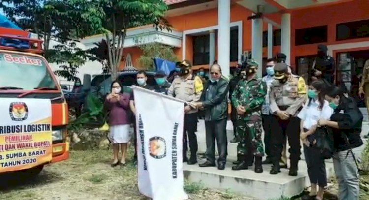 Kapolres Sumba Barat Kerahkan 340 Personel Gabungan untuk Kawal Distribusi Logistik ke 6 Kecamatan pada 267 TPS