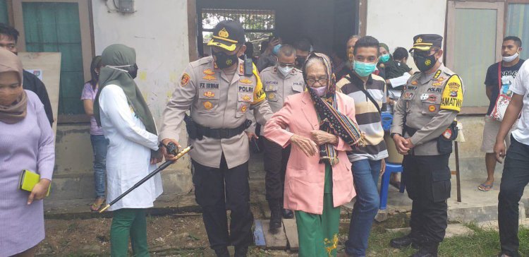 Kapolres Sumba Barat & Pamatwil Polda NTT Monitoring TPS Pemilihan Bupati & Wakil Bupati