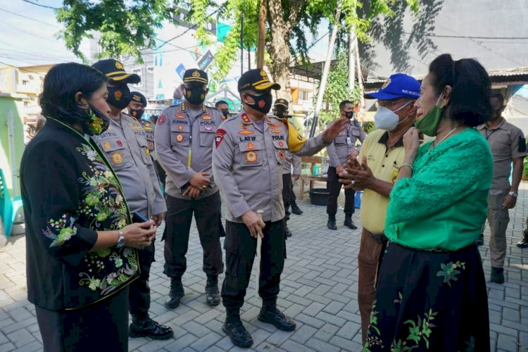 Lakukan Pengecekan di Gereja, Kapolda NTT Apresiasi Pihak Panitia Gereja atas Pelaksanaan Prokes