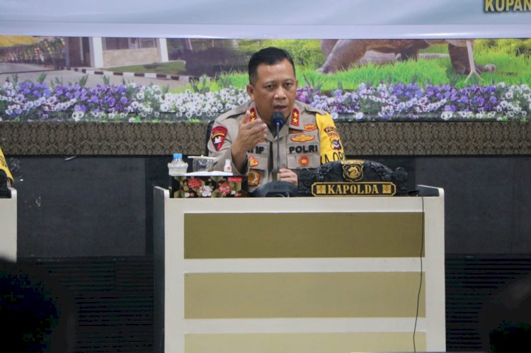 Penyerahan DIPA/RKA-KL T.A. 2021 dan Penandatangan Pakta Integritas, Kapolda NTT Ingatkan Kasatker Harus Pahami Mekanisme Penggunaan Anggaran