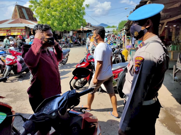 Personil Gabungan TNI-Polri dan Dishub Alor Gencar Lakukan Imbauan Prokes Kepada Masyarakat