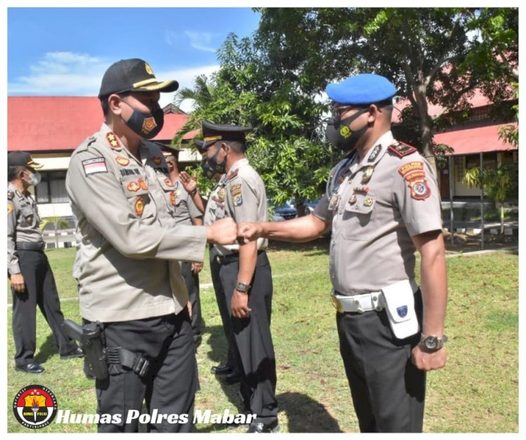 Upacara Korp Raport 70 Personel, Ini Pesan Kapolres Manggarai Barat