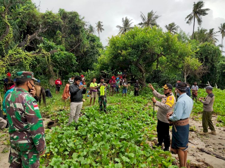 Kapolres Sumba Barat Turun Langsung Beri Imbau Prokes Saat Ritual Adat Pasola Lamboya