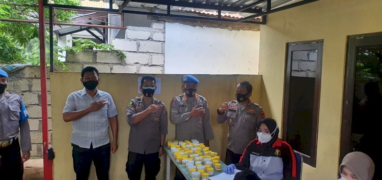 Cegah Dini Personil Terjerumus Dalam Penyalahgunaan Narkoba, Polda NTT Menggelar Test Urine