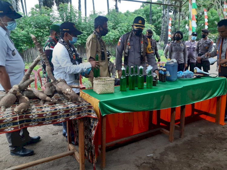 Kapolres TTU Launching Kampung Tangguh Penyulingan Minyak Kayu Putih di Biboki Anleu