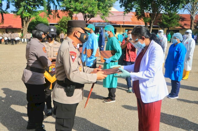 Penghargaan Kepada Anggota/ASN Polri Tenaga Kesehatan, Kapolda NTT : Perjuangan Saudara Patut Diteladani dan Menjadi Kebanggaan Kita Semua