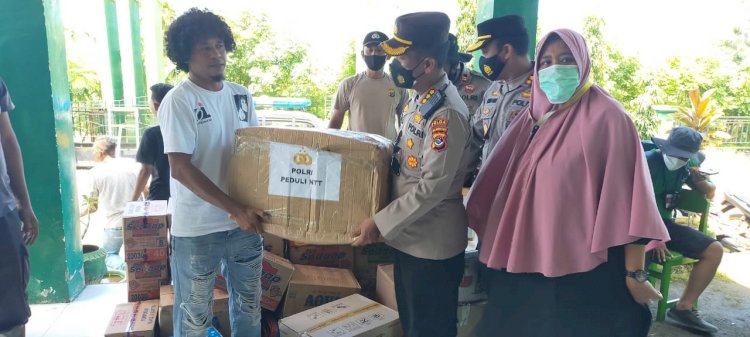 Kapolri Kerahkan Bantuan Sembako dan Dapur Lapangan Bagi Korban Bencana di Flotim dan Lembata