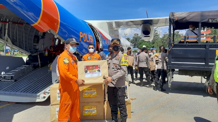 Polres Sumba Timur Terima Bansos Dari Polres Jajaran Polda Jatim Untuk Warga Terdampak Bencana