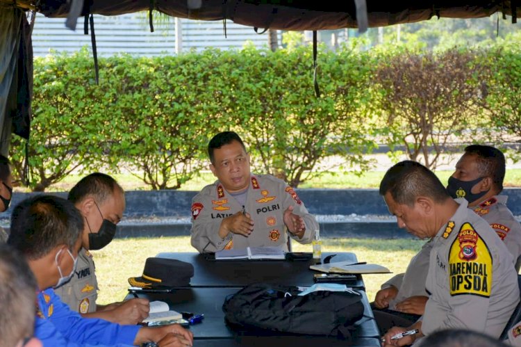 Operasi Penanganan Bencana di Wilayah NTT, Kapolda NTT:  Operasi Kemanusiaan Ini Harus Bisa Memberikan Dampak Positif Kepada Masyarakat