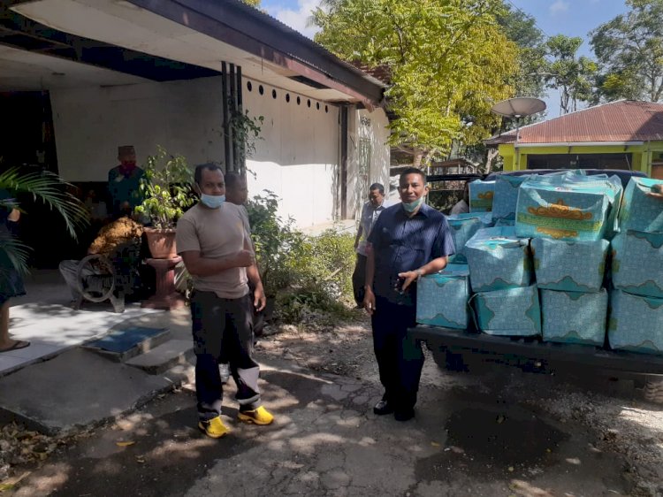 Pasca Badai Siklon Tropis Seroja, Kapolri Beri Bantuan Sosial kepada Purnawirawan dan Warakawuri Polri Polda NTT