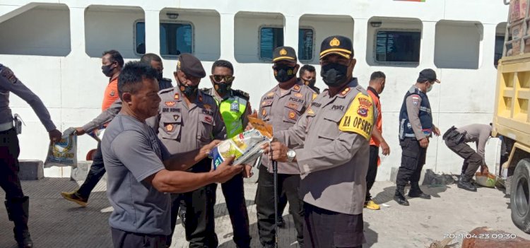 Bantuan Kemanusiaan dari Korlantas Polri, Karolog Polda NTT dan Ketua Bhayangkari Daerah NTT Tiba Sabu