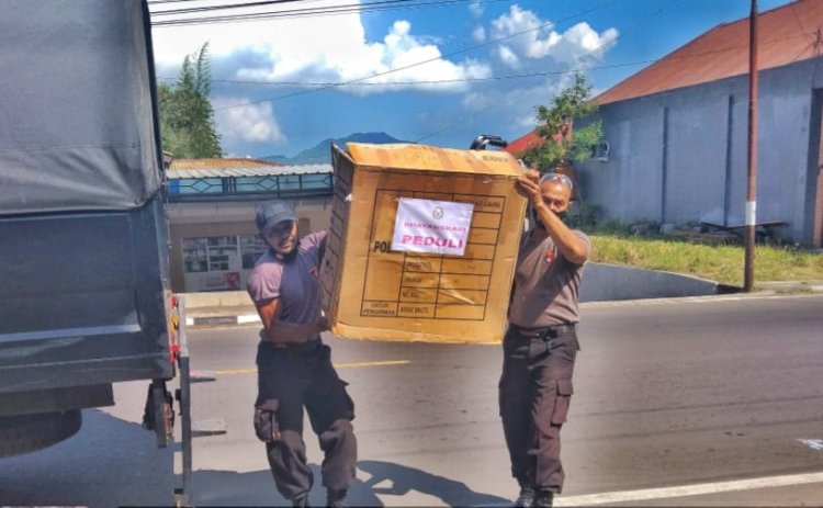 BKO Polres Flotim Terima Bantuan Dari Bhayangkari Daerah NTT Untuk Disalurkan Ke korban banjir bandang di Adonara