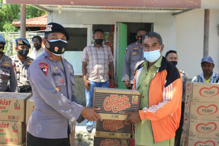 Bentuk Kepedulian terhadap Masyarakat yang Terdampak Bencana, Satbrimobda NTT Lakukan Hal Ini