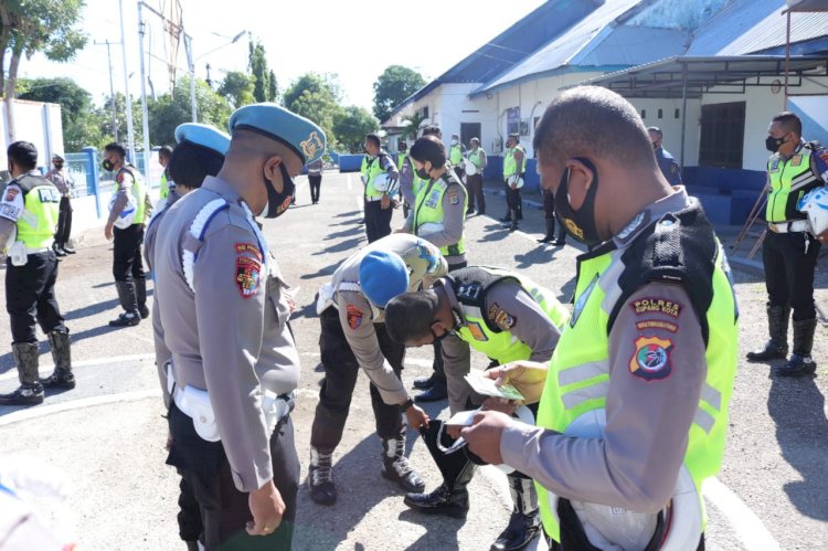 Agar Lebih Optimal dalam Memberikan Pelayanan, Bidpropam Polda NTT Periksa Sikap Tampang Anggota Lantas Polres Kupang Kota