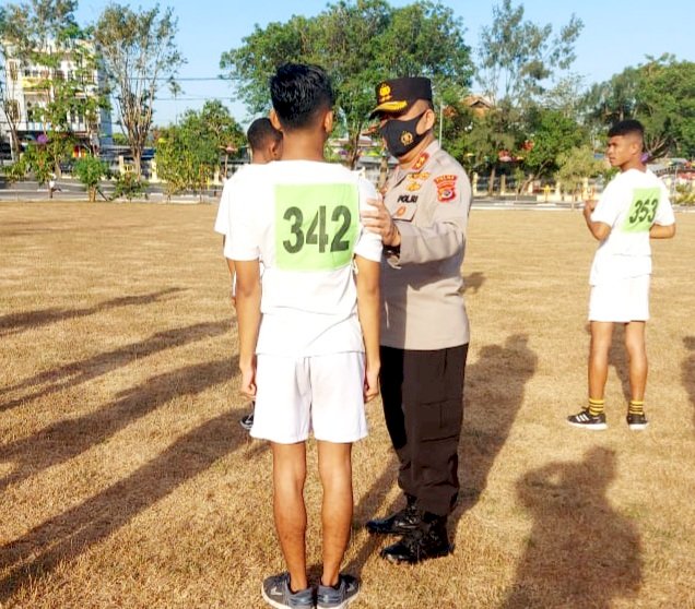 Kapolda NTT Pantau Langsung Uji Kemampuan Jasmani Penerimaan Calon Anggota Polri T.A. 2021