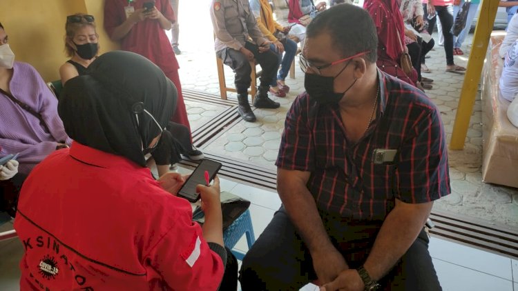 Rev@co Biddokkes Polda NTT Gelar Vaksinasi Covid-19 Untuk Anggota Brimob, Bhayangkari dan Masyarakat