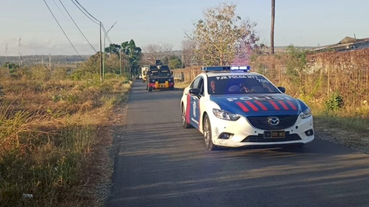 Tiga Koli Vaksin Covid 19 Sinovac Tiba di Kupang, Dikawal VVIP PJR Ditlantas Polda NTT