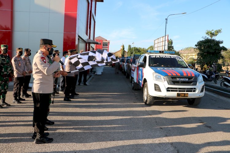 Kapolda NTT dan Danrem 161 Wirasakti Kupang Secara Simbolis Lepas Bansos Bagi Masyarakat Terdampak Covid 19 di Situasi PPKM Mikro