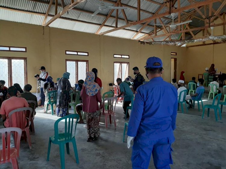 Dukung Percepatan Program Vaksinasi Covid 19, Ditpolair Polda NTT dan Puskemas Labuan Bajo Berikan Vaksin Tahap Dua Di Pulau Rinca