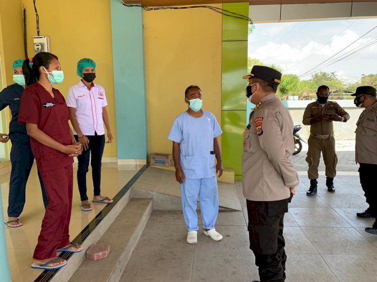 Sambangi Tempat Isolasi Terpusat di Belu, Irwasda Polda NTT Semangati Para Nakes